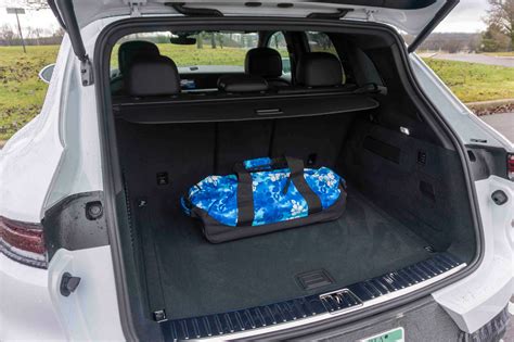 2024 Porsche Cayenne Interior, Cargo Space & Seating .